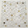 Glow Mosaikfliesen Badezimmer aus Glas und Marmor mit goldenen Details