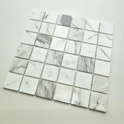 Detail of Horta mosaic in white marble, premium bathroom floor and wall tiles for contemporary bathrooms and kitchens.