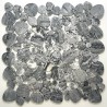 Carrelage douche galet Braga en mosaïque de marbre gris.