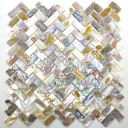 Keuken achterwand met exclusieve wandtegels van echt parelmoer.