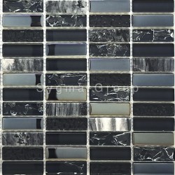 Entretien facile de ce revêtement mural cuisine en pierre et verre. Durable et résistant.