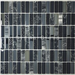 Fond de hotte cuisine réalisé avec le carrelage mosaïque verre et pierre pour un design contemporain.